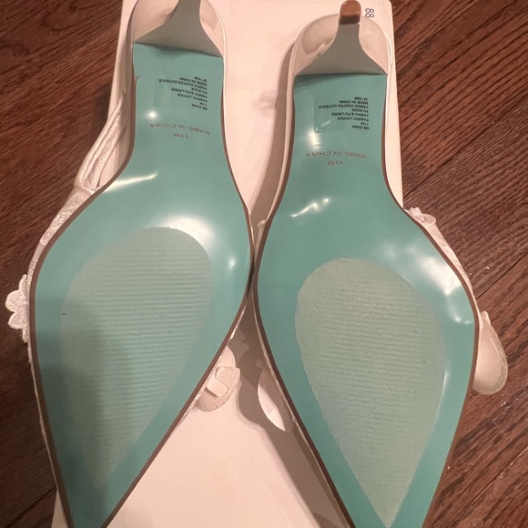 Betsey Johnson Floral Lace White Heels - Picture 3 of 4